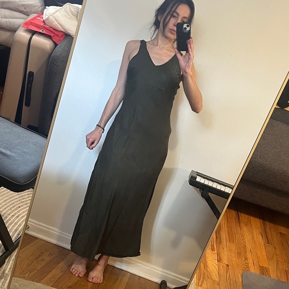 Rowie the label Regina bias cut cupro maxi / midi dress - Picture 2 of 6